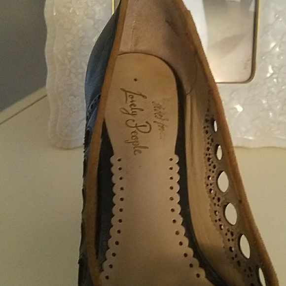 Heels - Picture 4 of 4